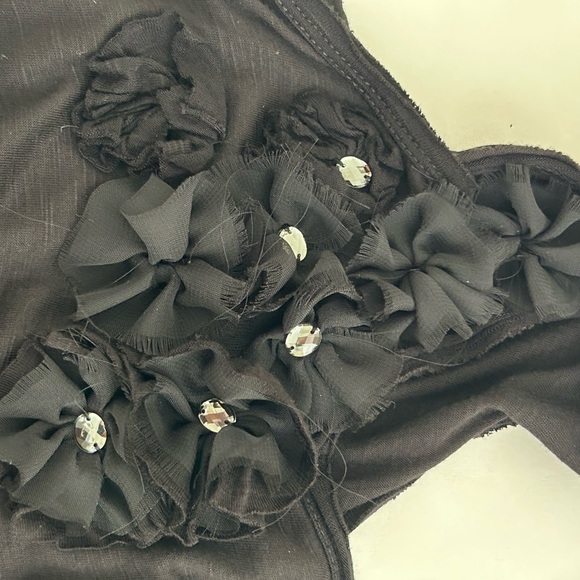 Lush Brand Black Flowy Tank Top Tunic Flower Embellished Sz XS/SM 100% Rayon - Picture 9 of 15